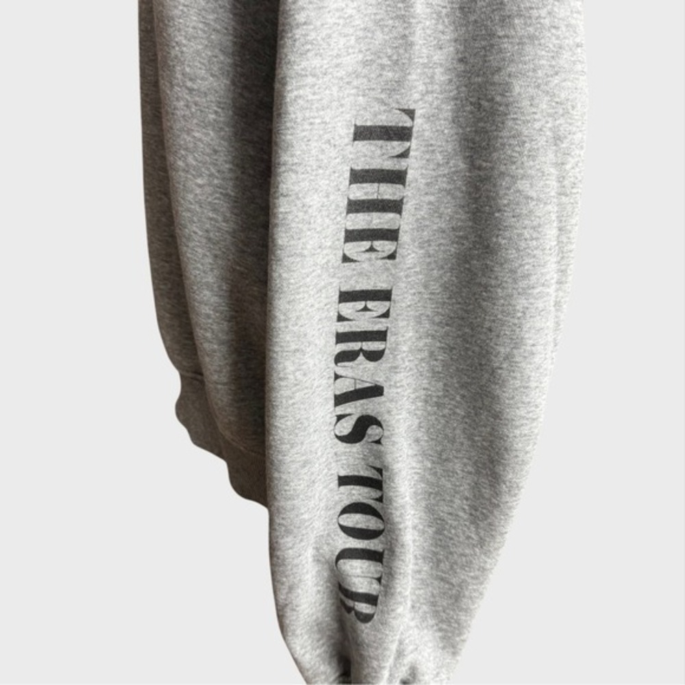 Taylor Swift‎ The Eras Tour Gray Zip Sweatshirt Large or XL Boxy fit Pop Music - Picture 3 of 9
